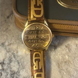 Vintage 90’s unisex Guess Gold-Tone Watch with Brown leather Strap
